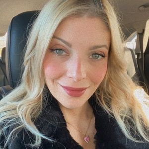 Meet your Posher, Eve